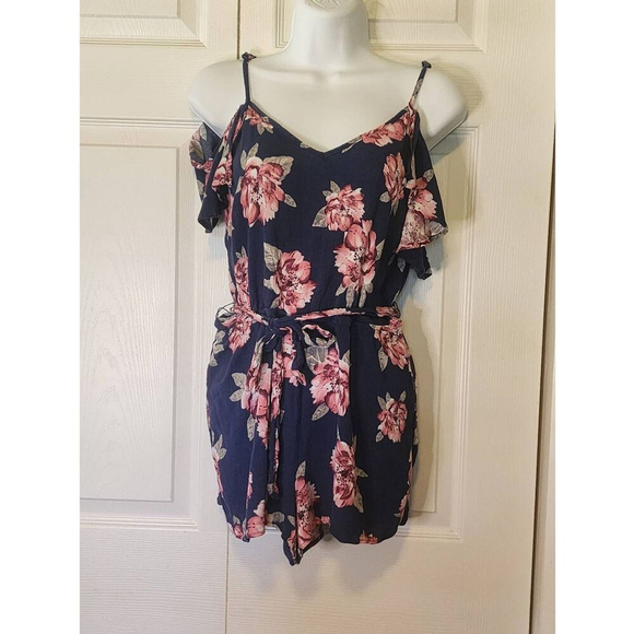 Charlotte Russe Floral Romper - Picture 3 of 5